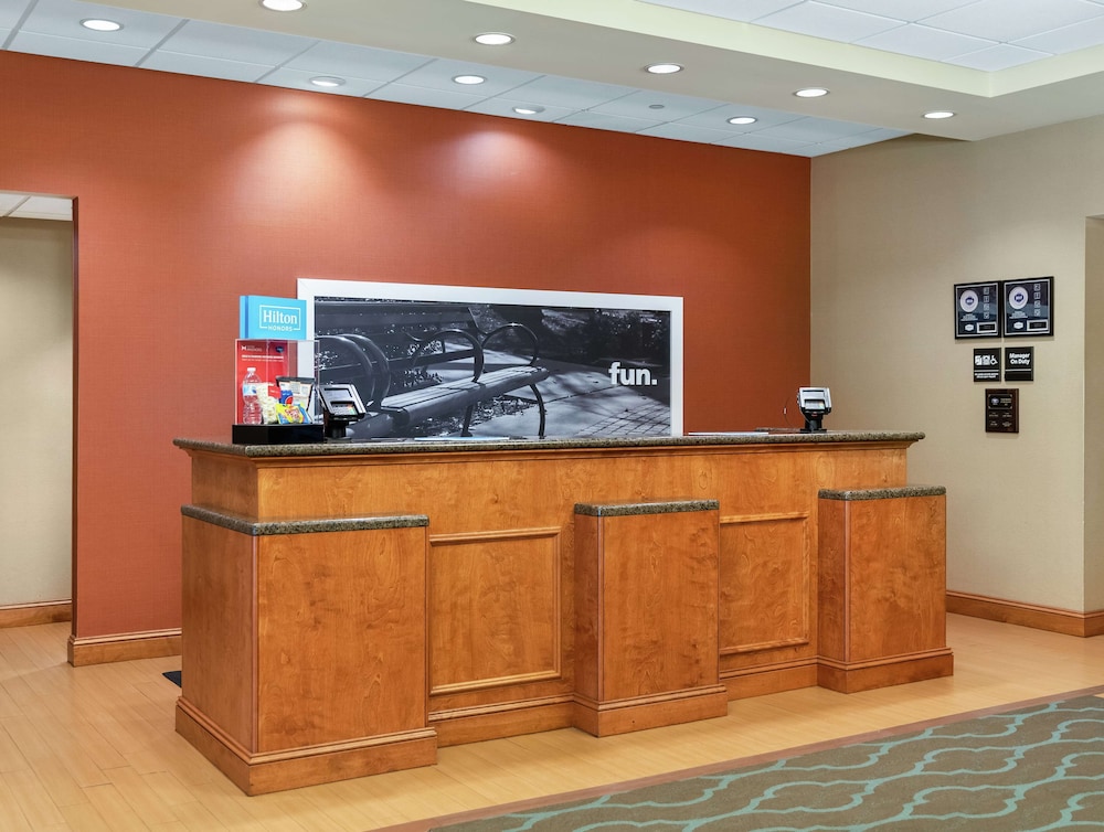 Lobby at Hampton Inn Nashua, NASHUA - NH