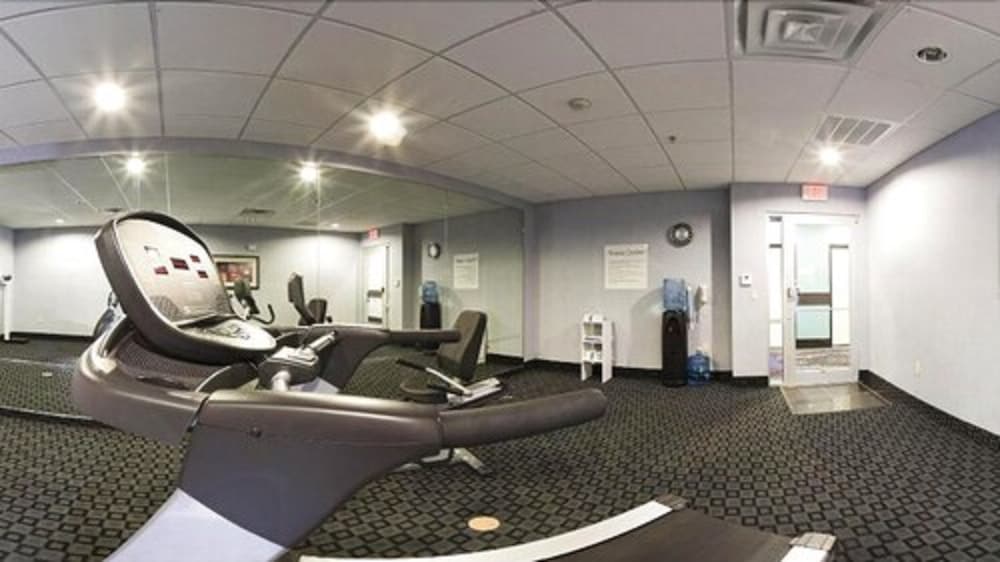 Holiday Inn Express Suites Graham 33/50