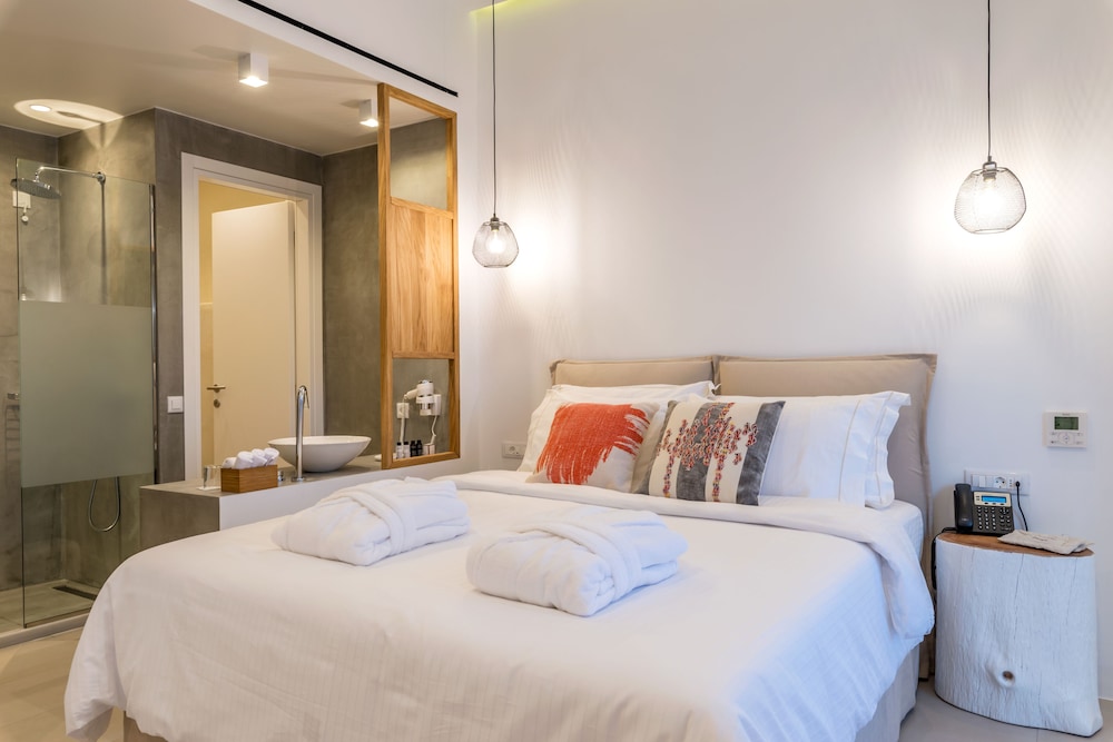 Bluetopia Suites 9/42