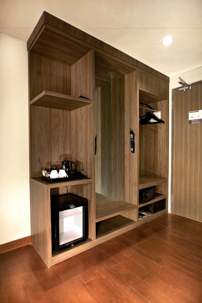 Lobby at Harper Purwakarta, Bungursari