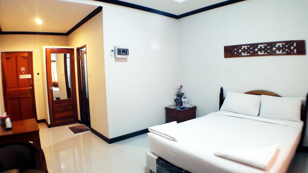 Khum Nakhon Hotel 16/47