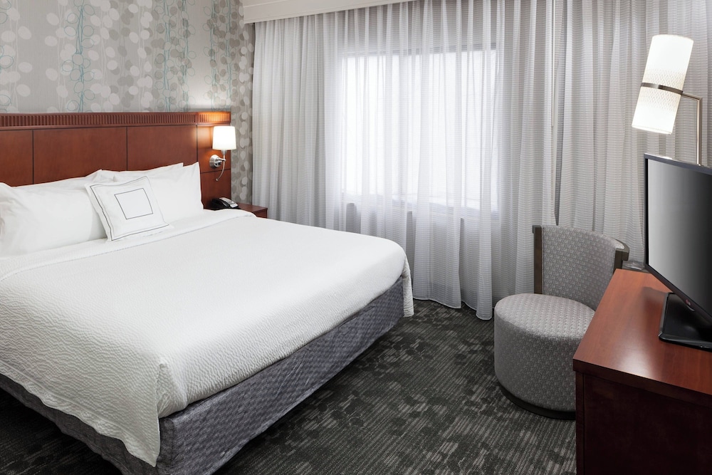 Room at Courtyard Miami at Dolphin Mall, MIAMI - FL