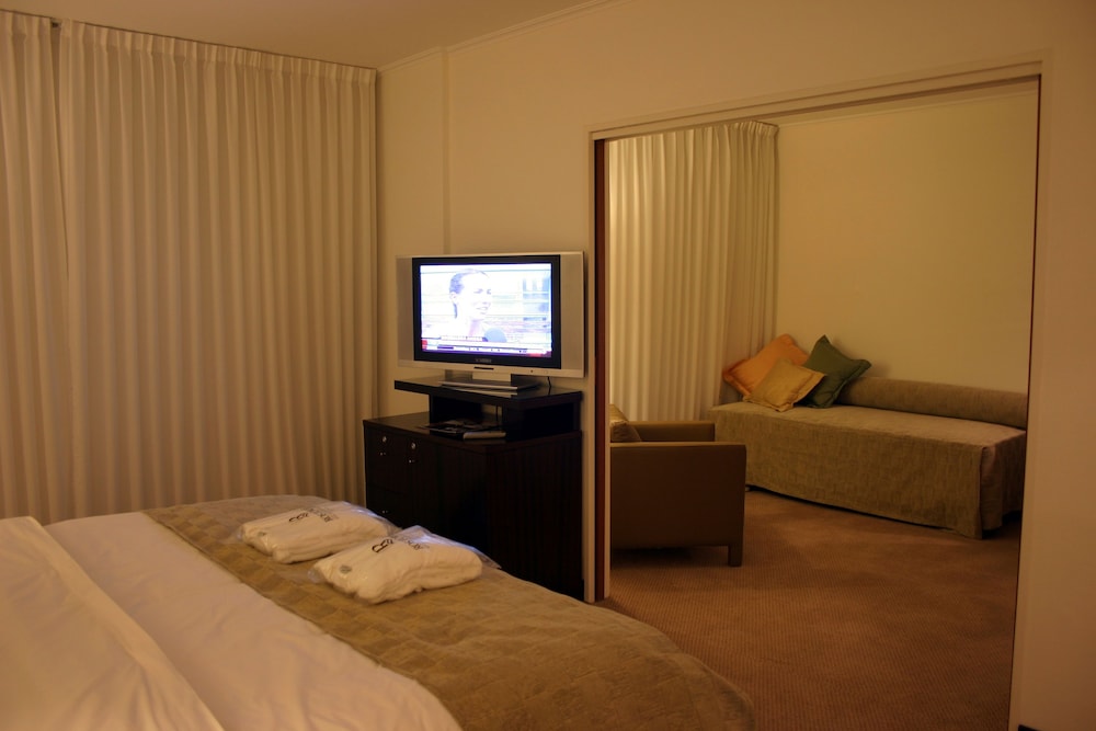 ROS TOWER HOTEL 27/68