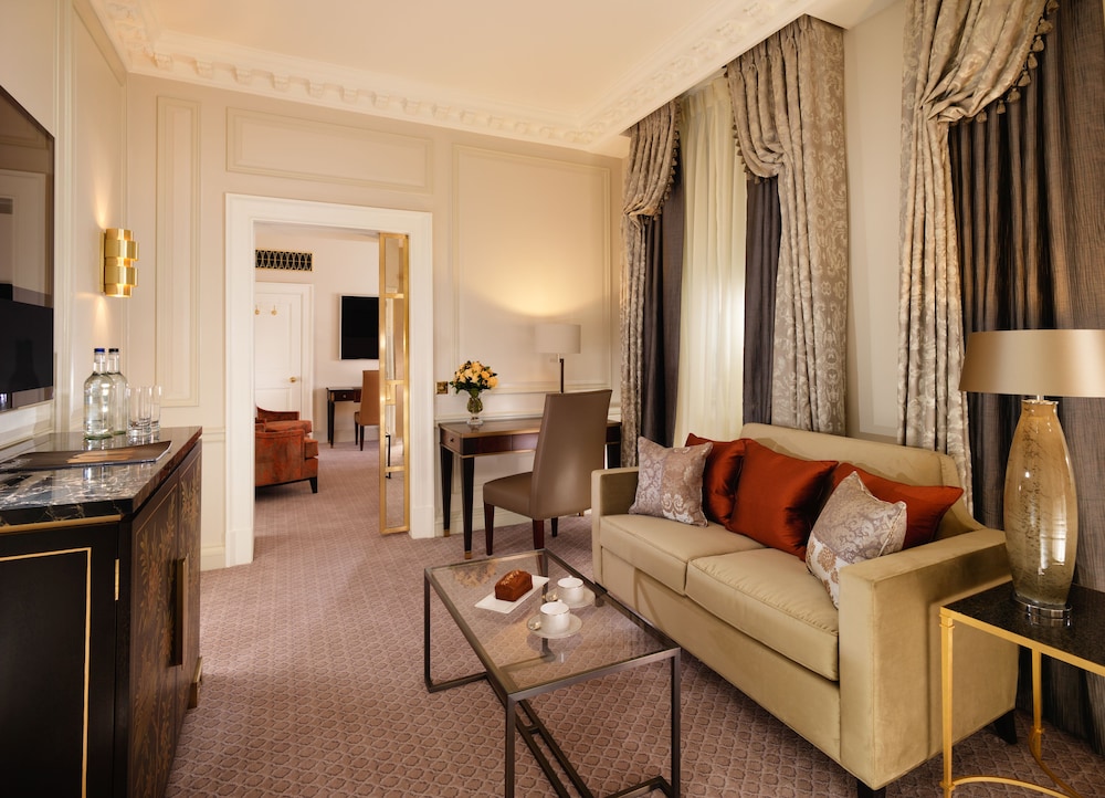 The Dorchester Hotel 31/48