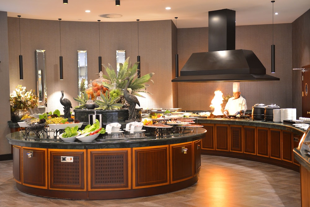 Grand Cevahir Hotel and Convention Center 4/50