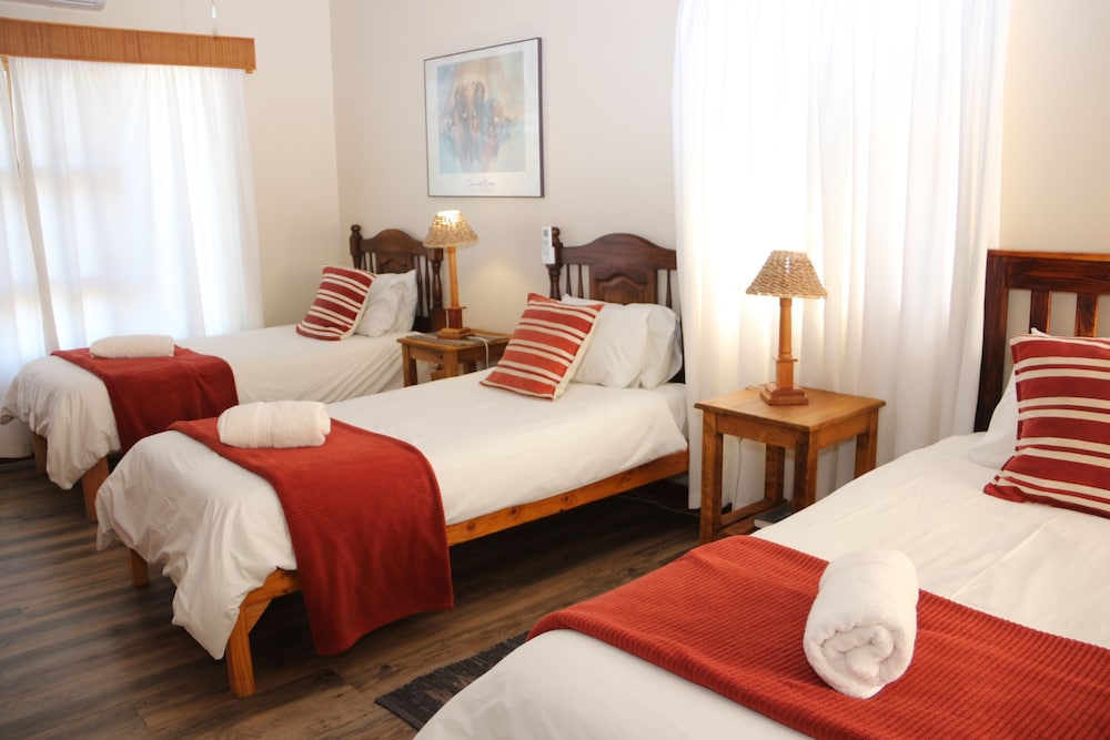 Aan Die Oewer Guest House 4/42