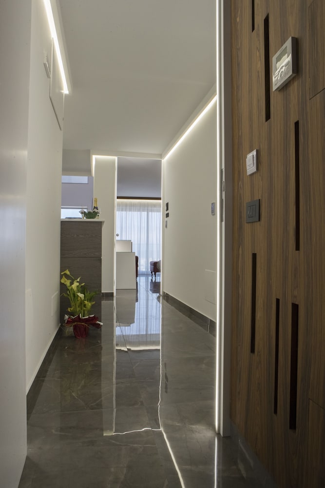 Upper Rooms 26/50