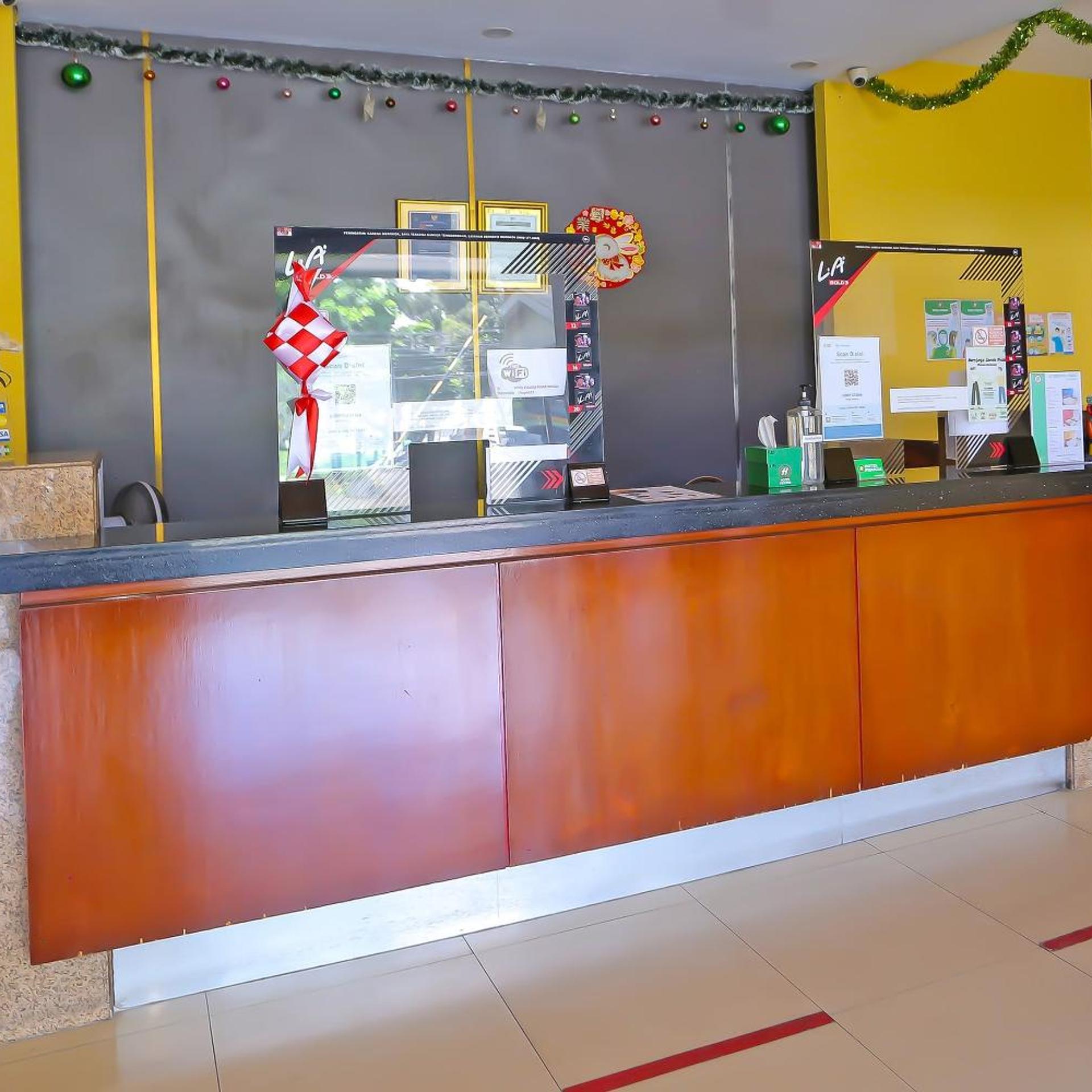 Townhouse OAK Hotel Fiducia Pasar Minggu 8/38
