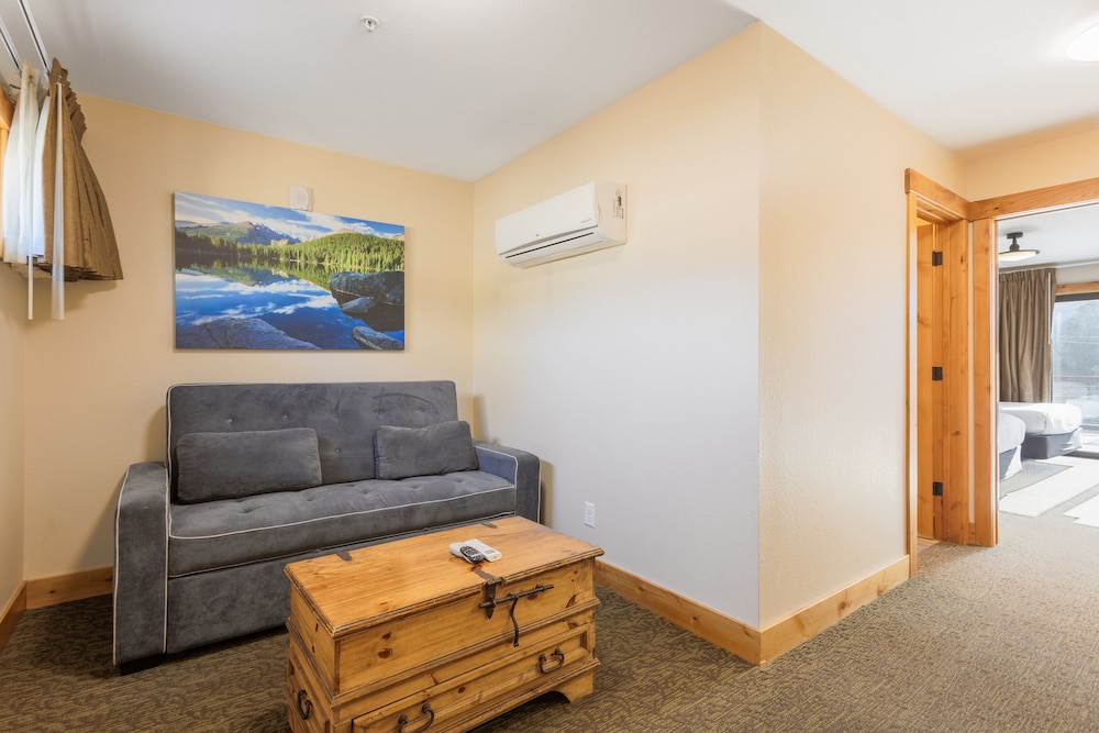 Coyote Mountain Lodge 22/50