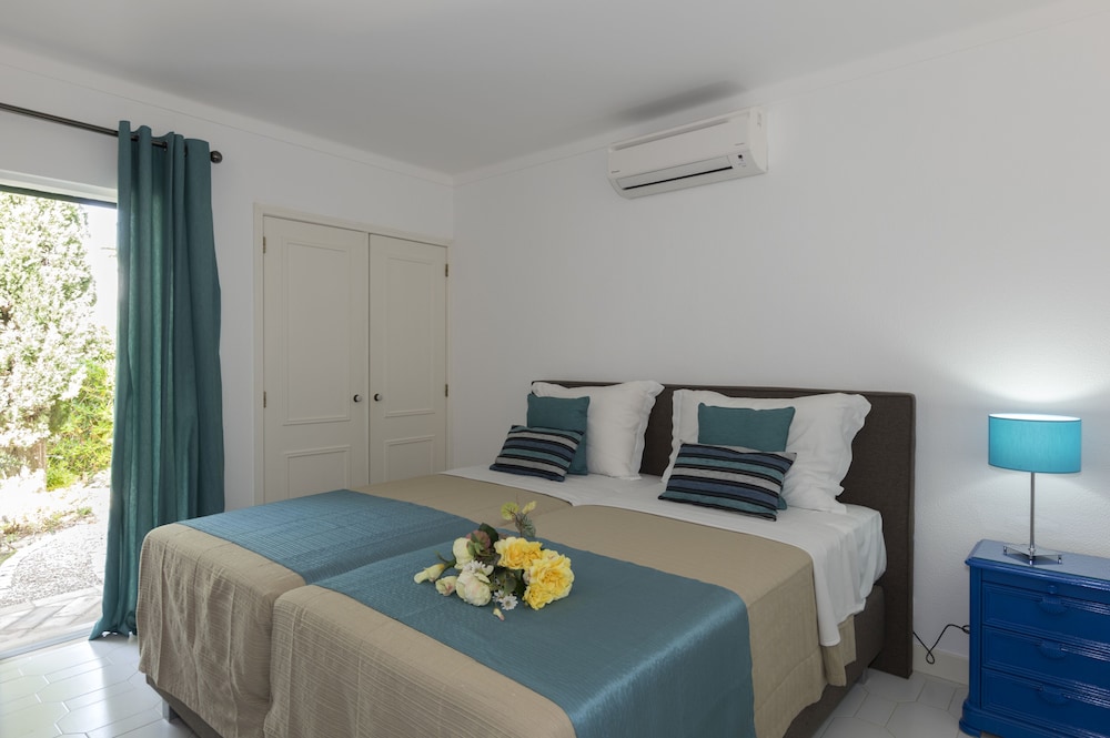 Rocha Brava Village Resort 56/77