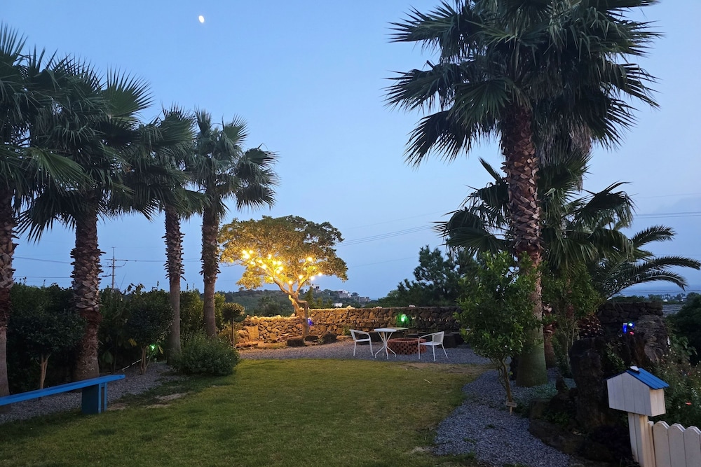 Seogwipo Dawa Pool Villa Pension 43/50