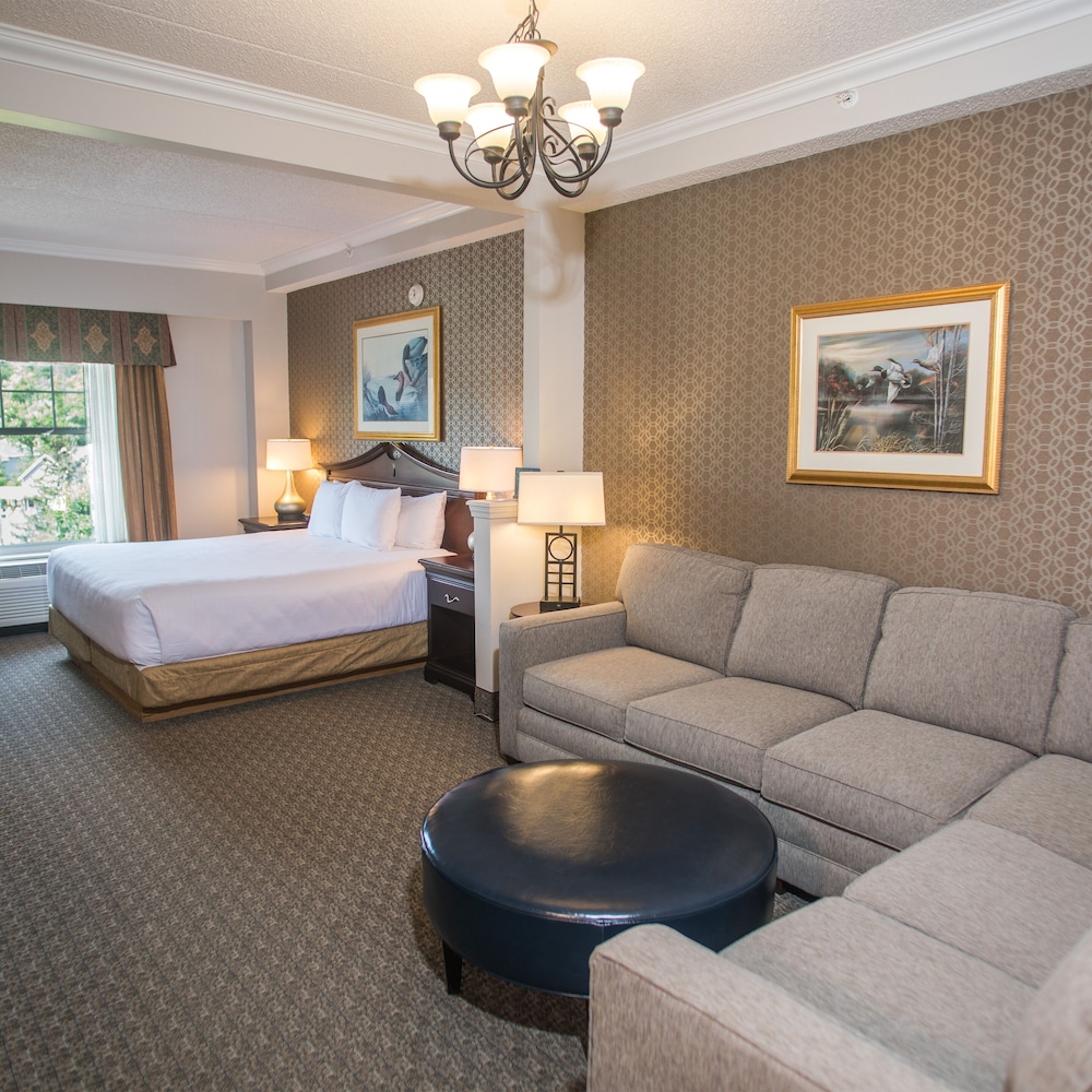 Fort William Henry Hotel and Conference Center 22/67