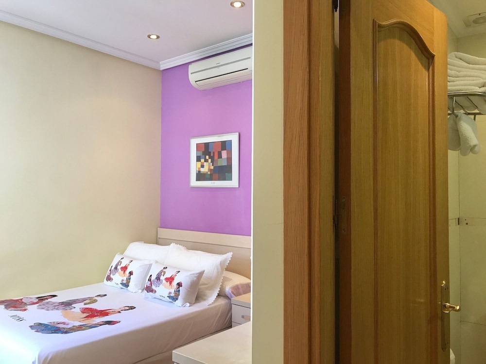 Hostal Luz 47/72