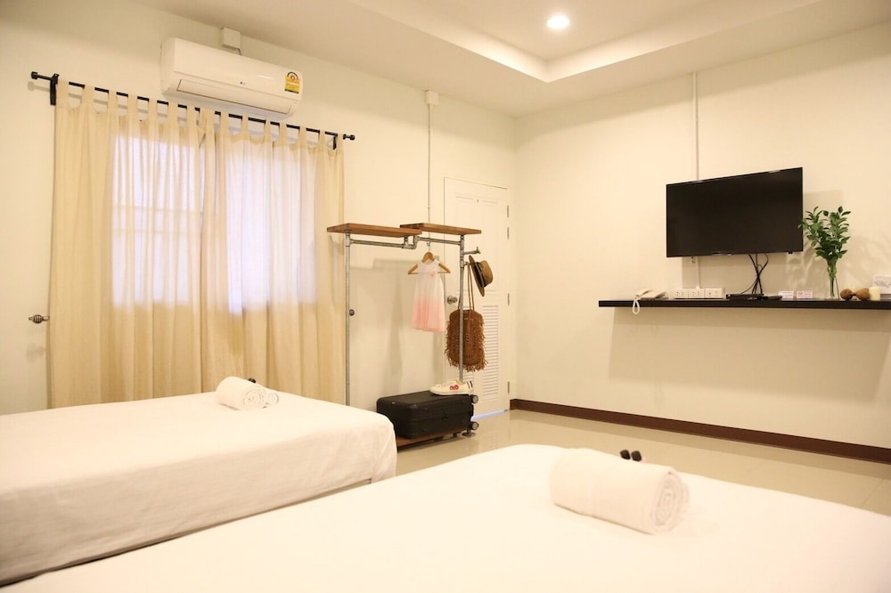 The First Residence 19/47