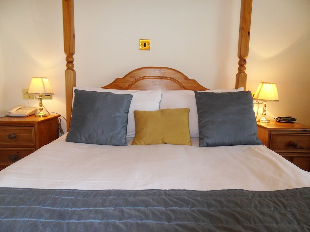 Luccombe Hall Hotel 30/75