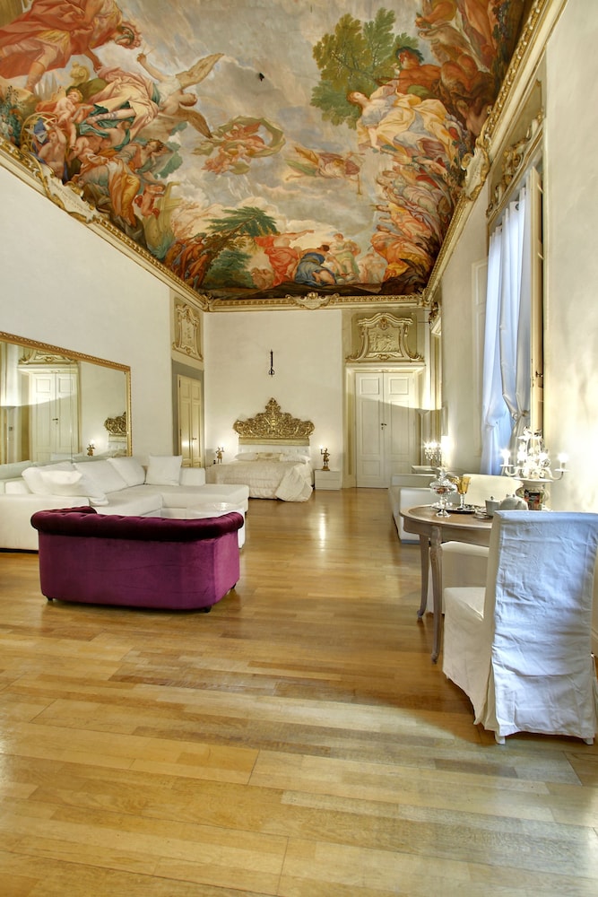 PALAZZO TOLOMEI RESIDENZA D'EPOCA 18/50