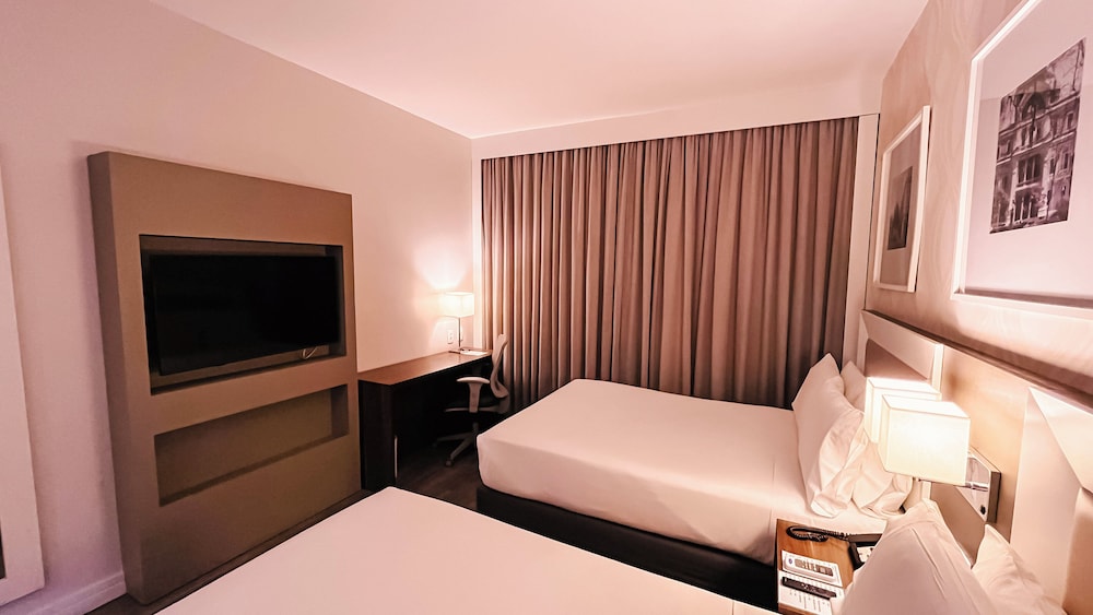 Premium, 2 Double Beds, City View