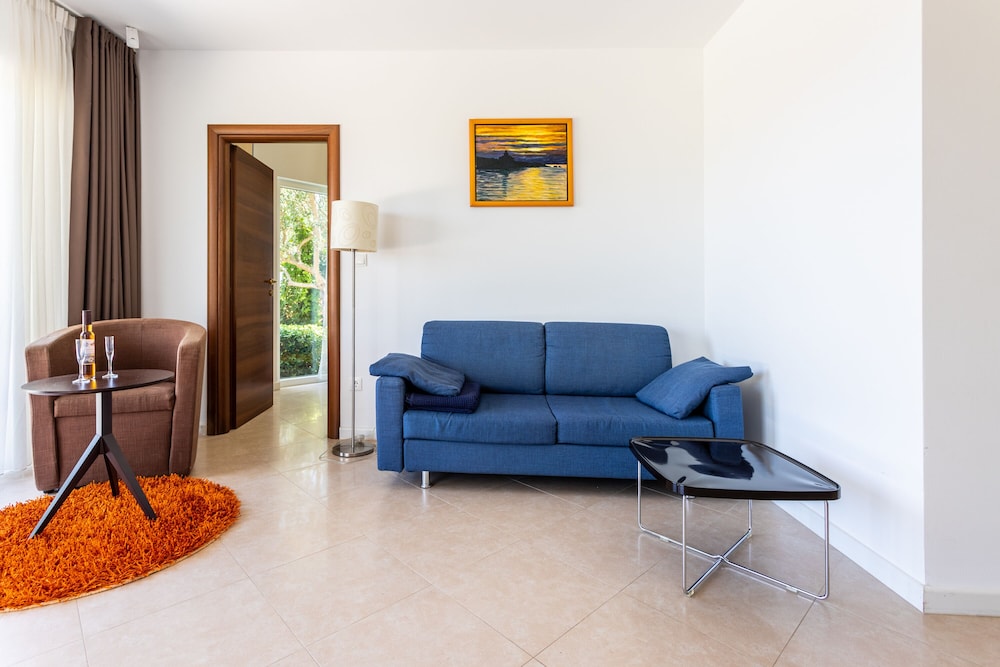 VILA KETI 37/50