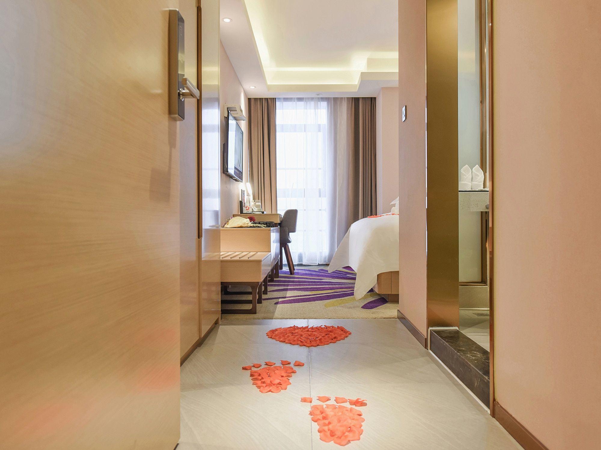 Lavande Hotel (Chongqing Nanping Pedestrian Street, Gongmao Metro Station) 34/53