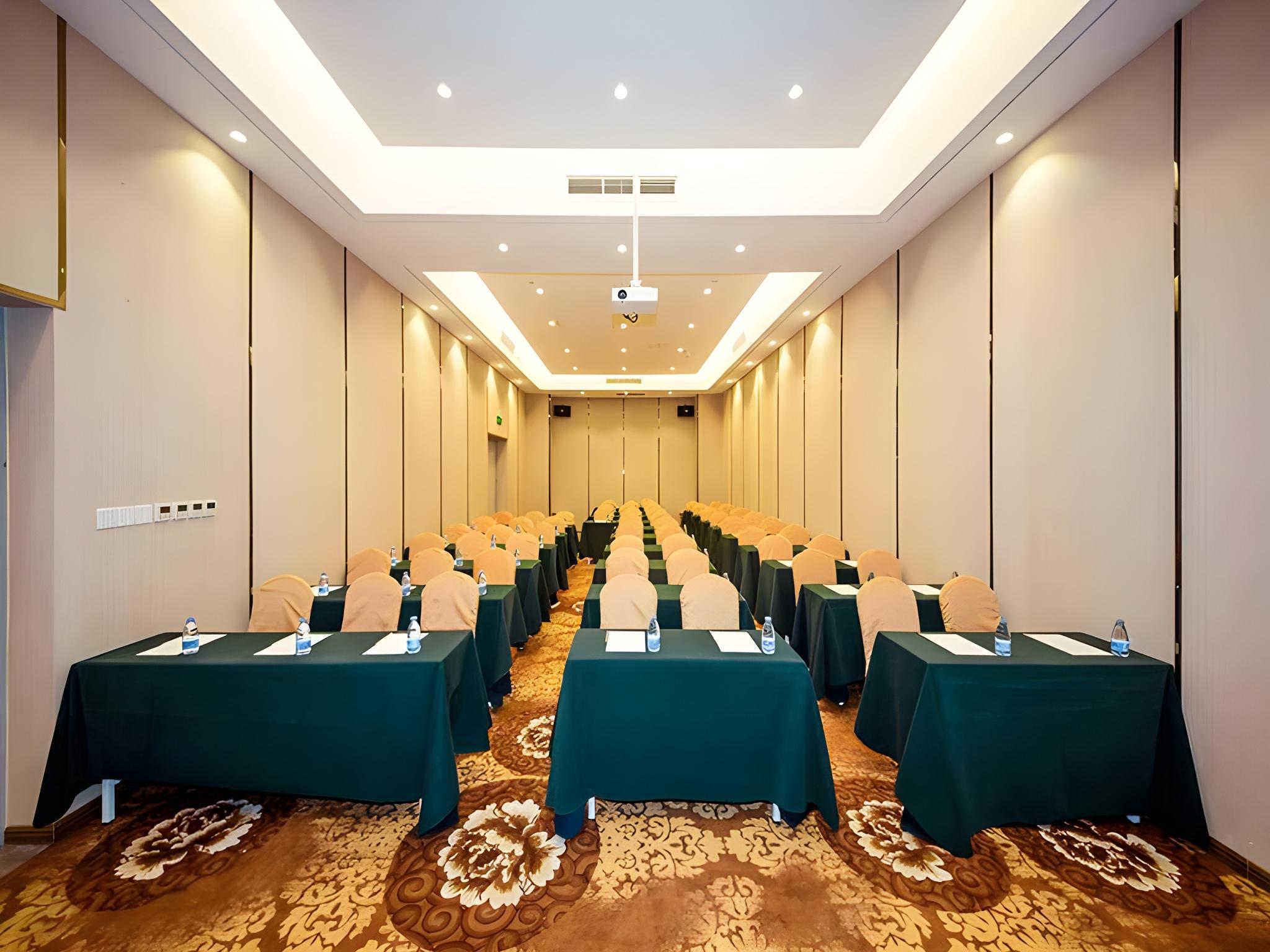 Vienna International Hotel (Wuhan Workers' Culture Palace Jiyuqiao Metro Station) 16/18