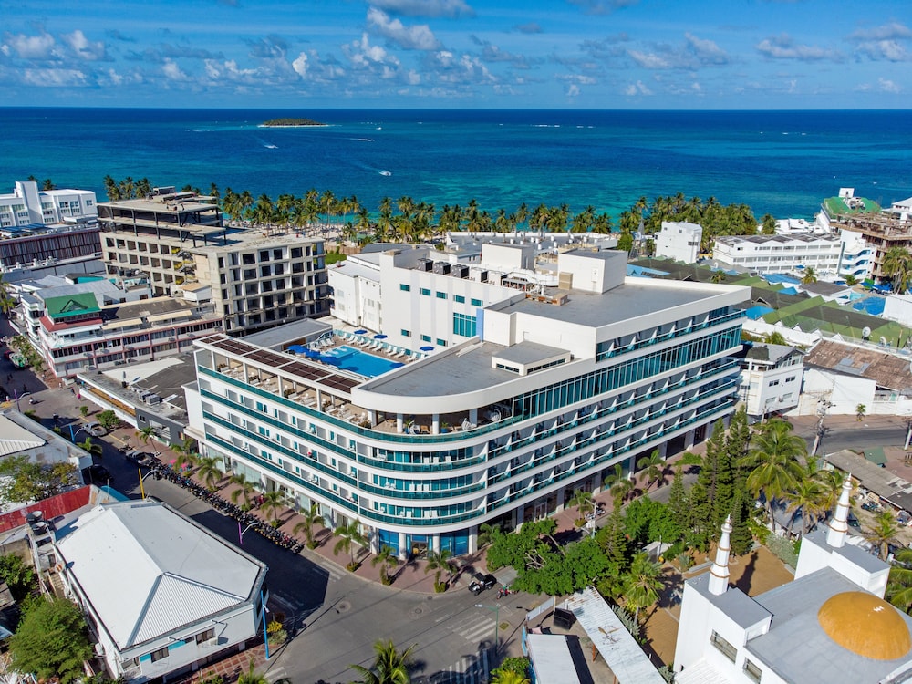 Aquamare Hotel 2/50