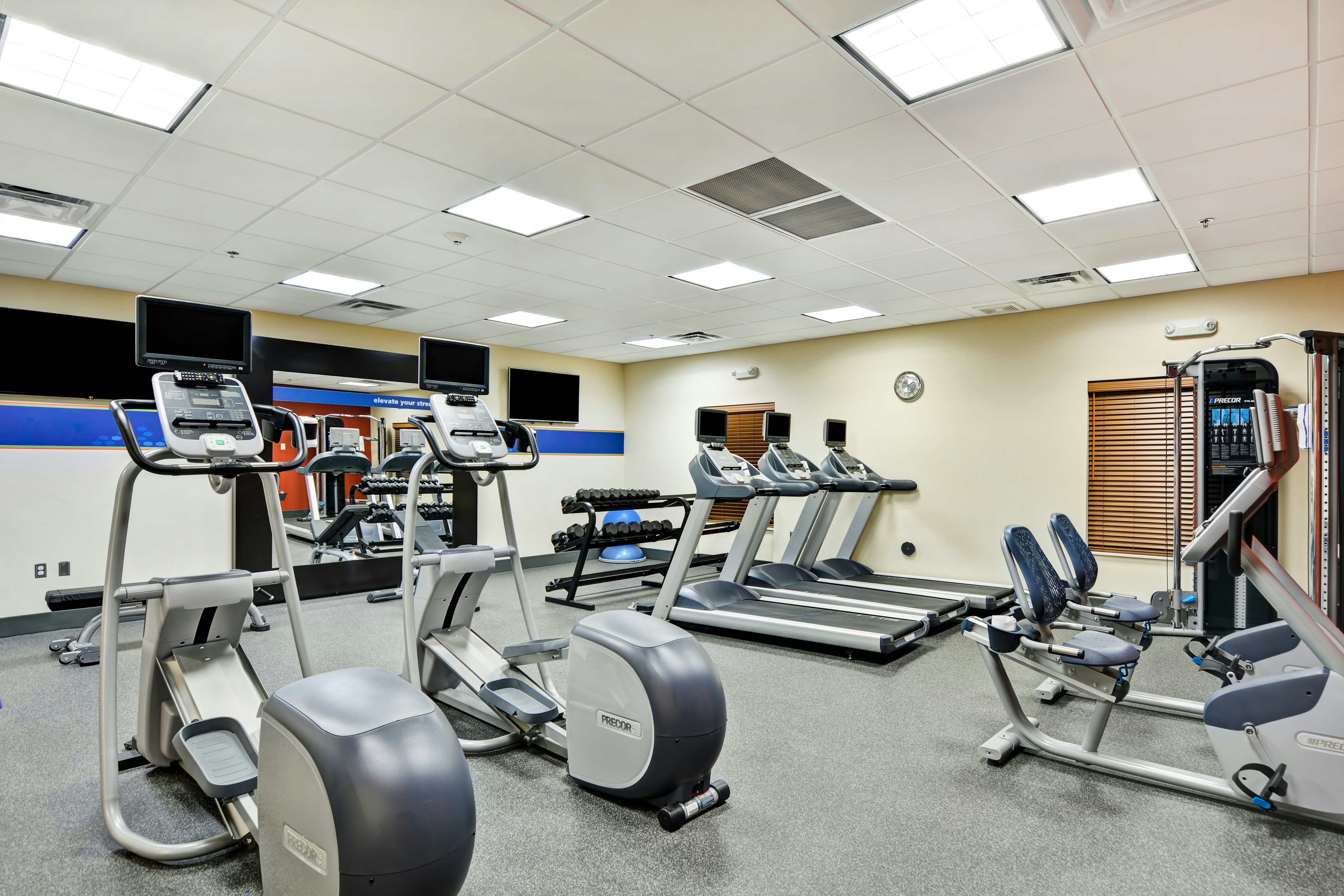 Hampton Inn & Suites Ashland 30/47