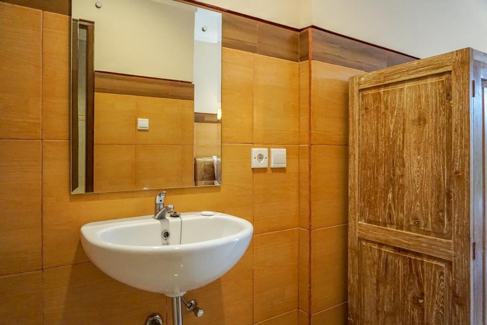 Three Brothers Guest House 24/26