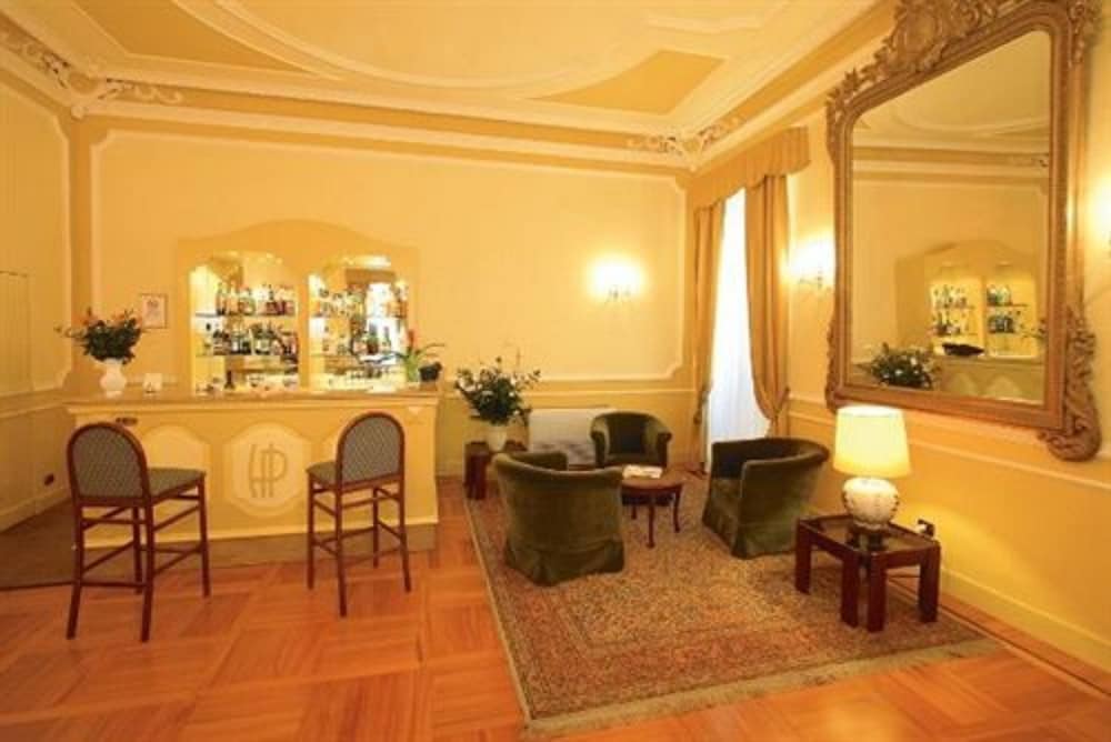 Hotel Paradiso 49/78