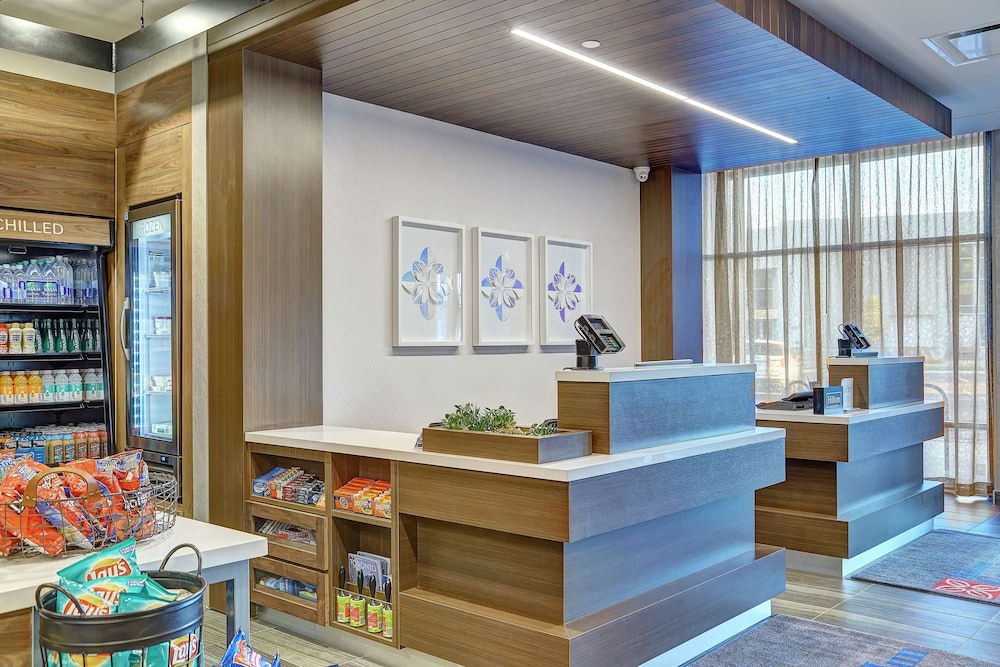 Lobby at Hilton Garden Inn Toronto Brampton West, BRAMPTON - ONTARIO