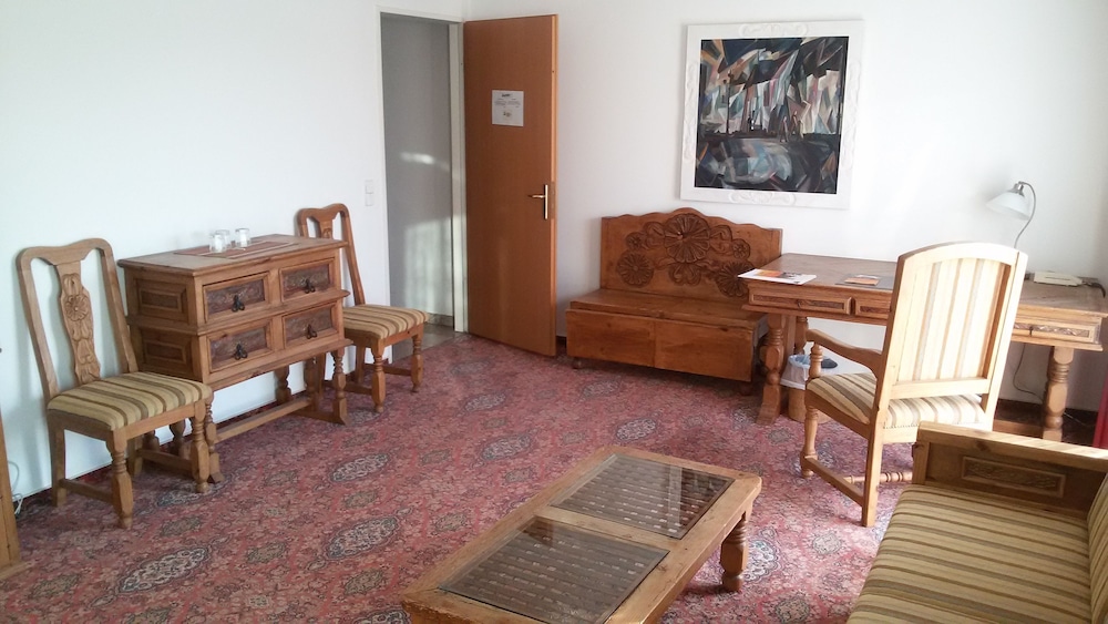 Solitaire Hotel Boardinghouse Berlin 32/65