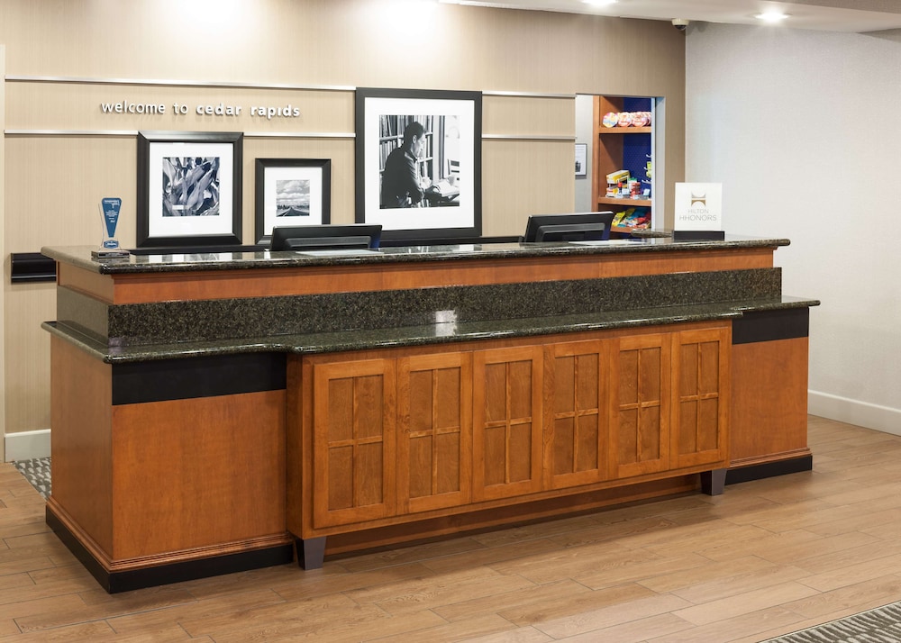Hampton Inn Suites Cedar Rapids North 12/40