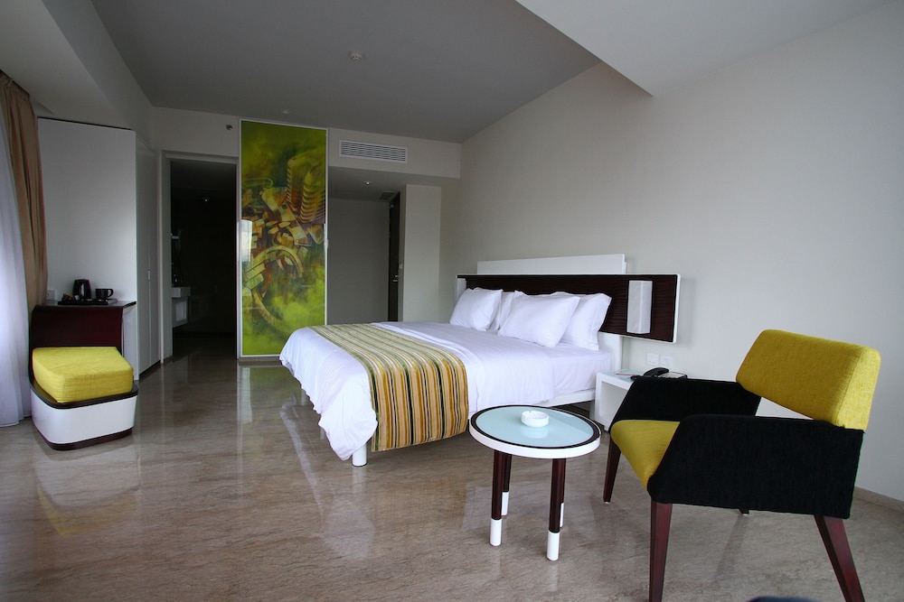 Sensa Hotel 34/64