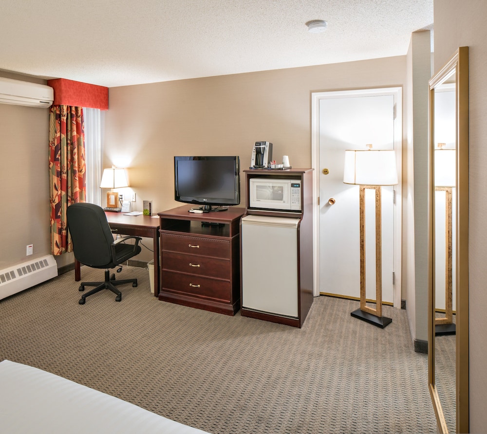 HOLIDAY INN EXPRESS RED DEER 57/68