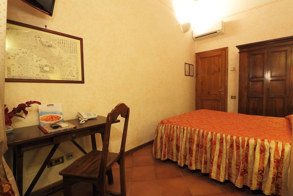 Hotel Marios 18/56