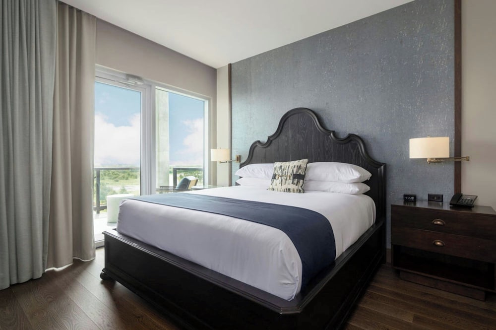Studio, Suite, King Bed, Accessible