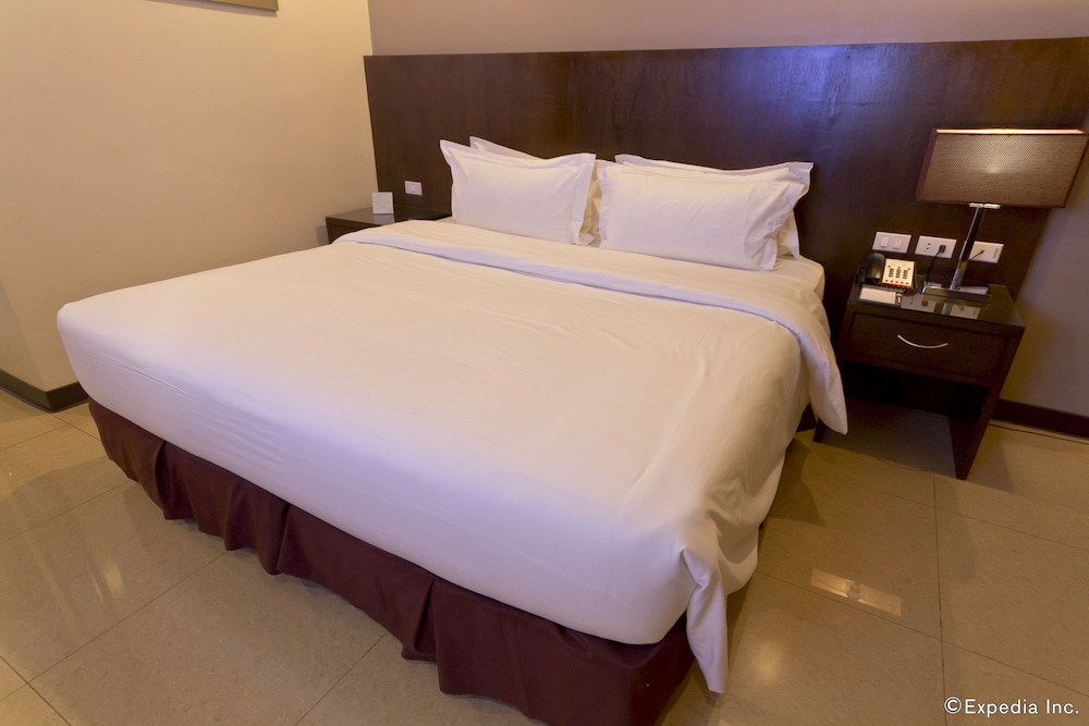 Mandarin Plaza Hotel 24/53
