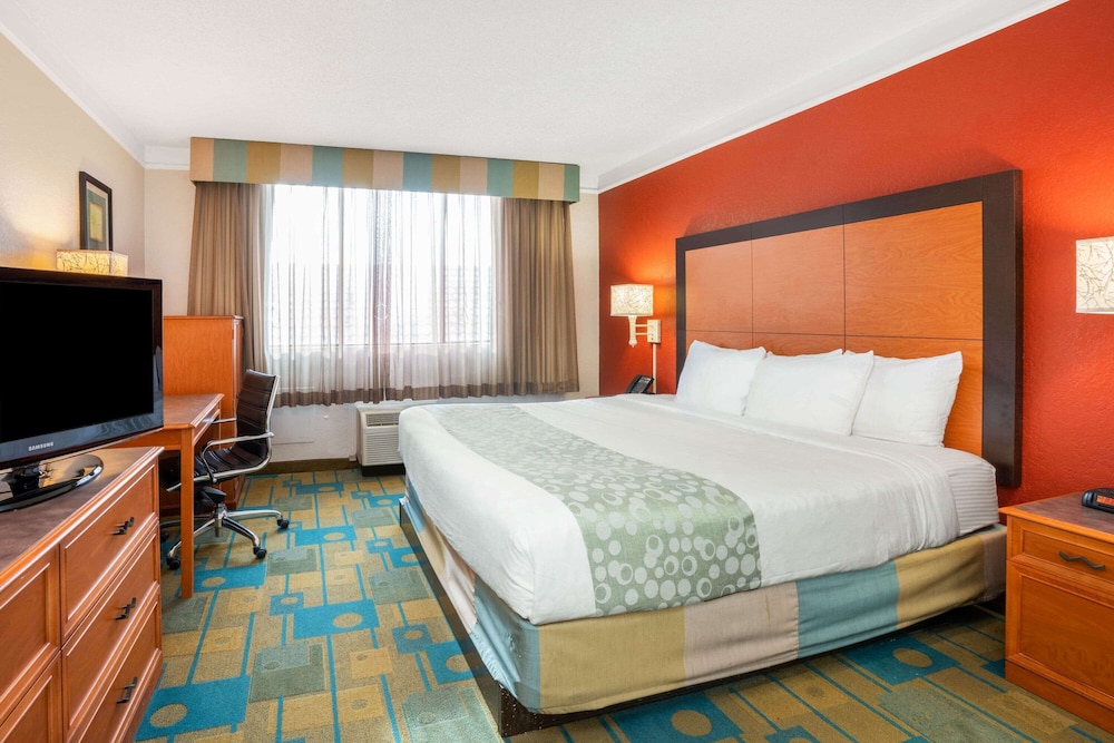 La Quinta Inn & Suites by Wyndham Seattle Sea-Tac Airport 10/48