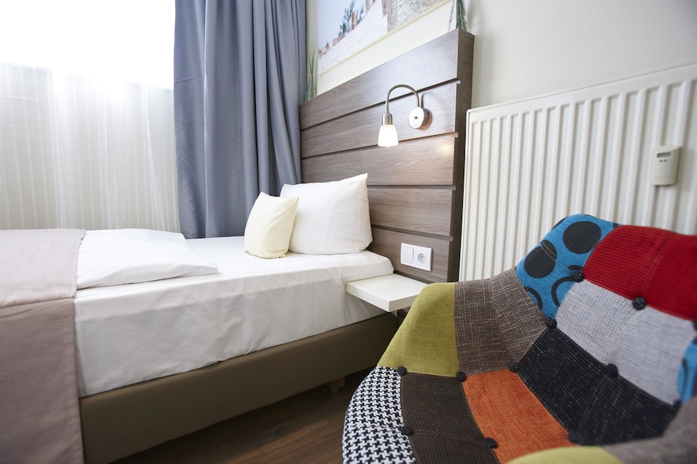 Hotel Kiel By Golden Tulip 10/30