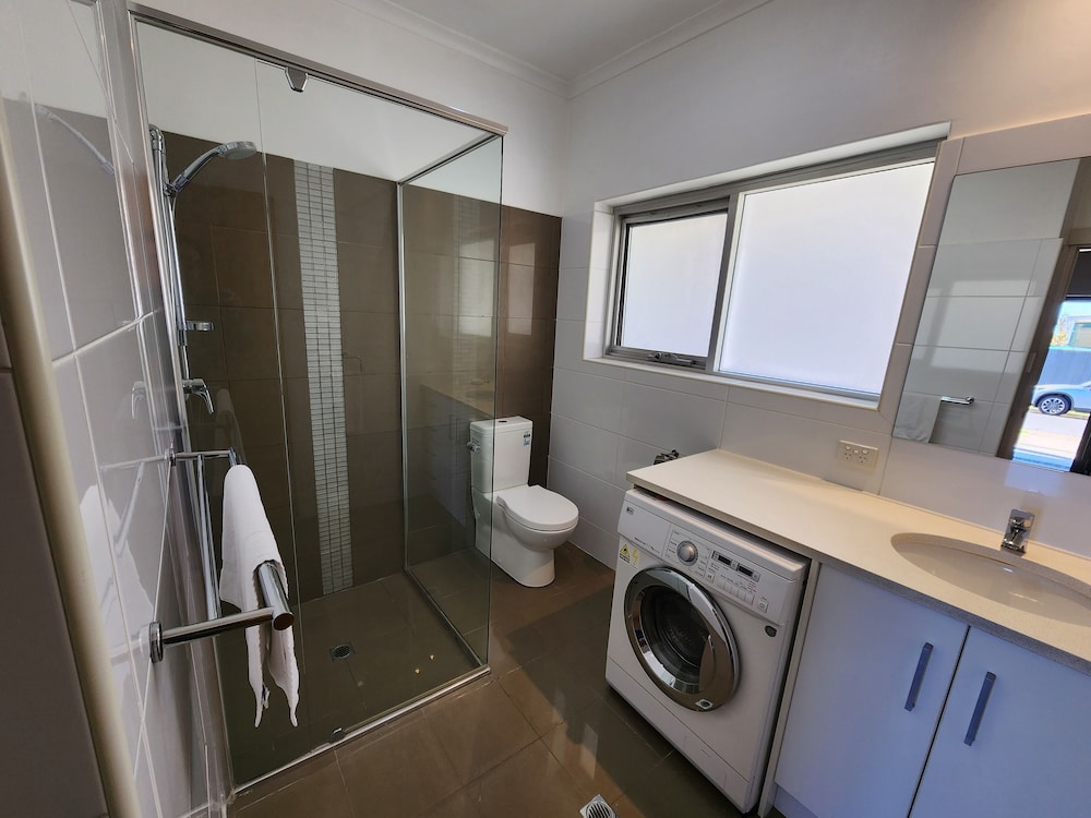 Ethelton Serviced Apartments 44/50