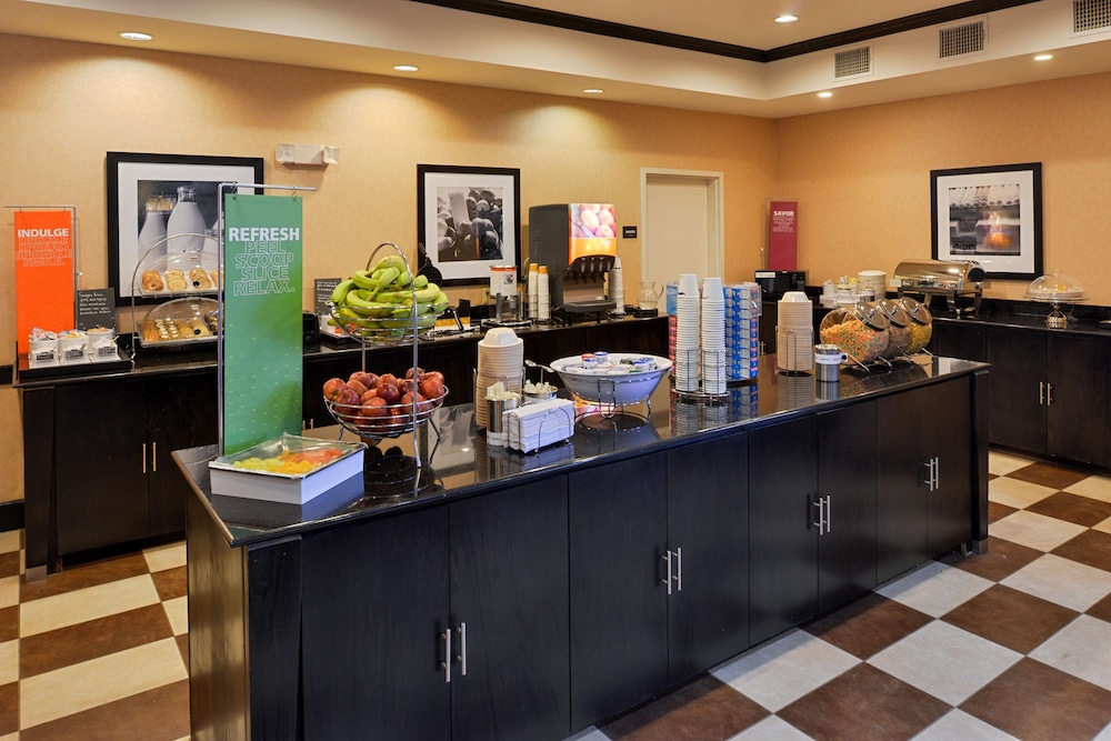 Hampton Inn Pecos 36/45