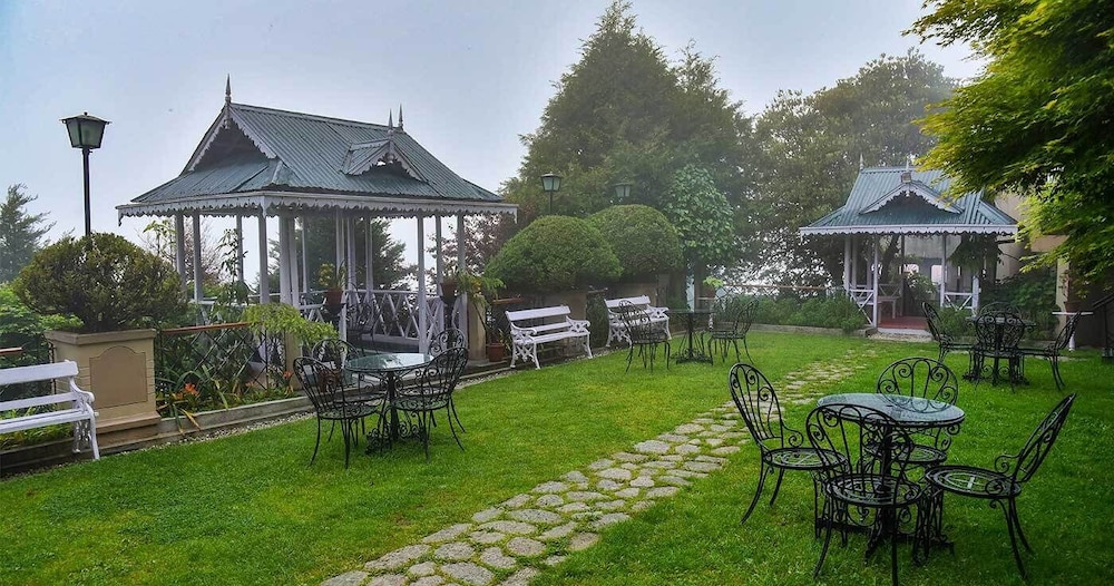 CEDAR INN 24/29