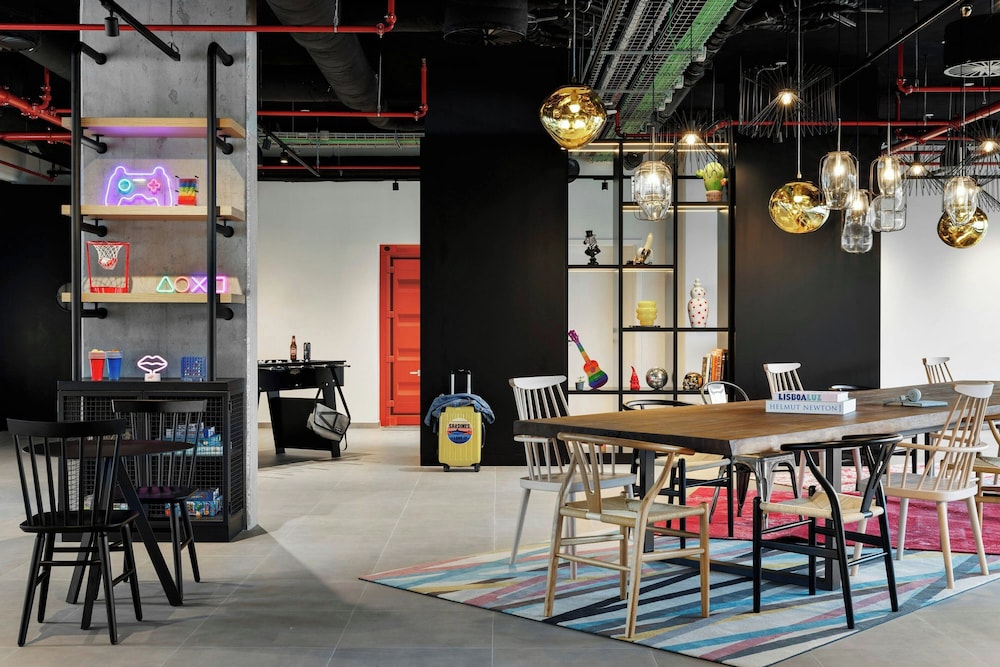 Moxy Alfragide Lisboa 42/58
