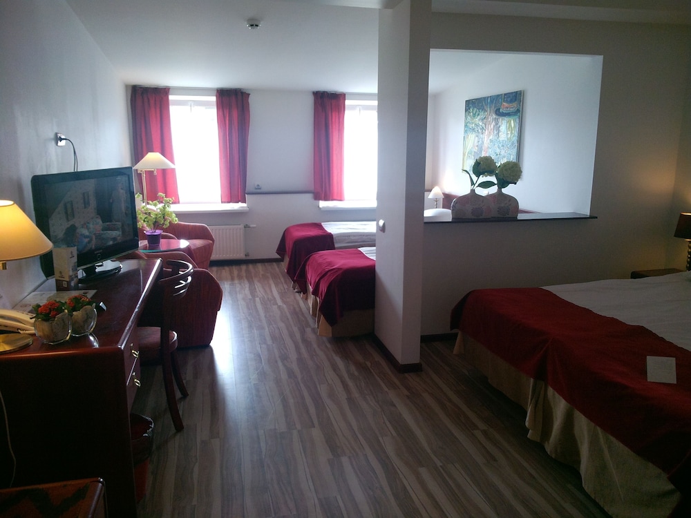 A1 Hotel 42/51