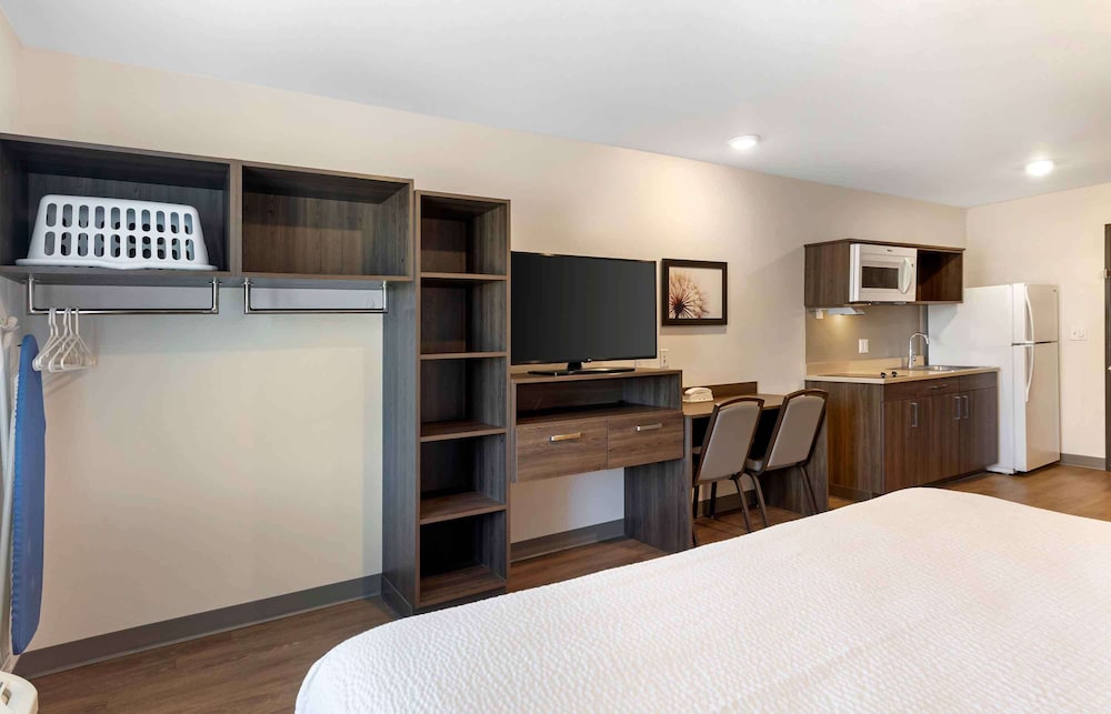 Woodspring Suites Riverside Norco 27/49