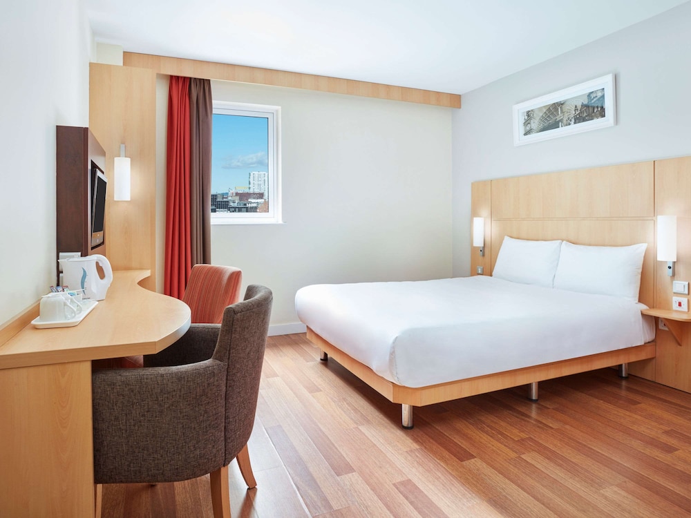 IBIS BELFAST CITY CENTRE 15/50