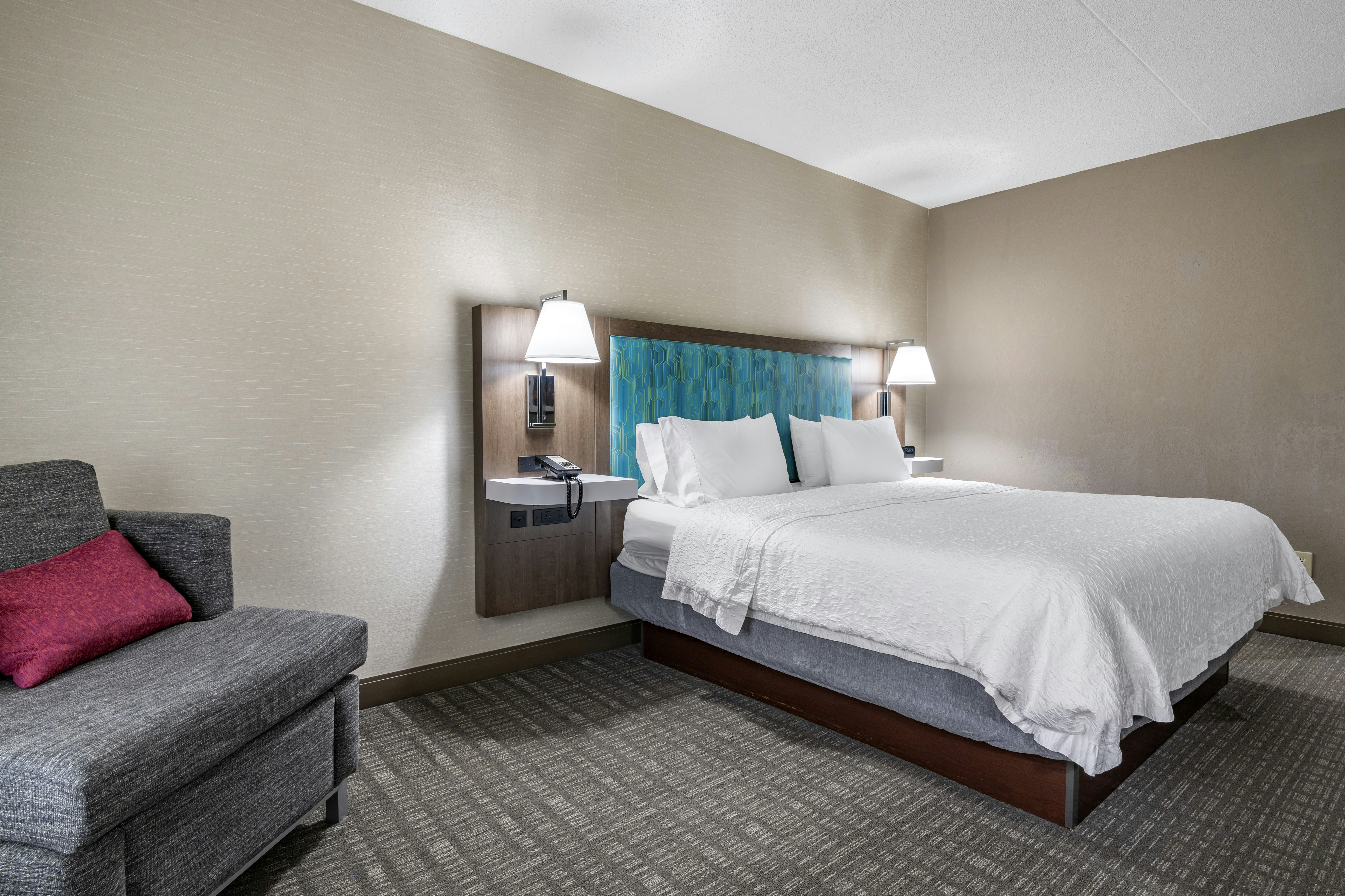 ROOM, KING BED