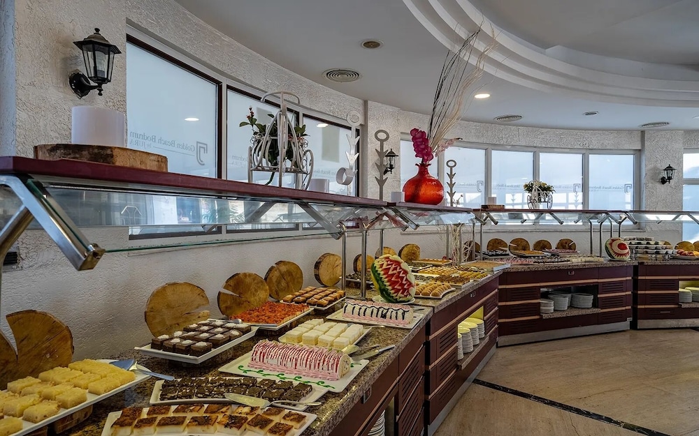 Golden Beach Resort Spa 66/72