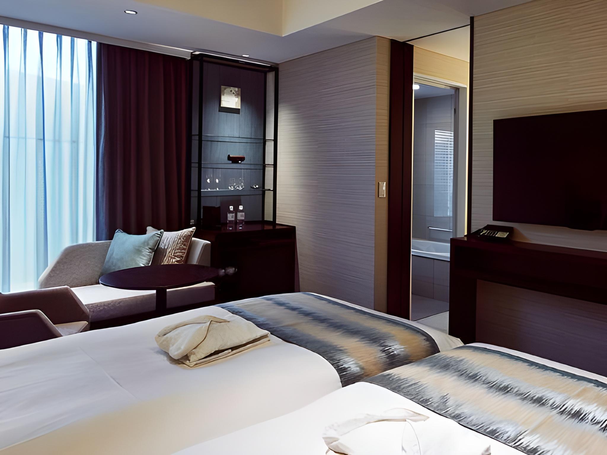 Hollywood, Classy, Twin Beds, with Extra Bed
