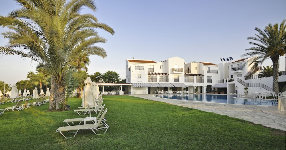 Akti Beach Hotel & Village Resort 56/68