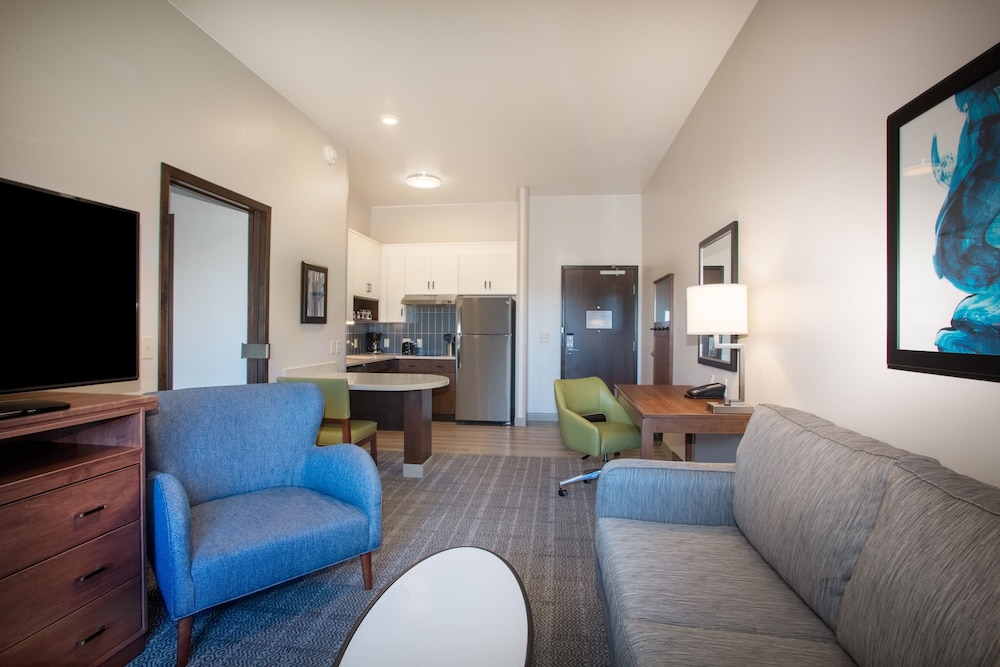 Staybridge Suites Sioux Falls Southwest 30/43